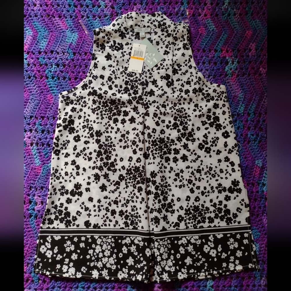 FLORAL & IVY Women's NWT'S Sleeveless Floral Sheer Top Size S (Fits L)